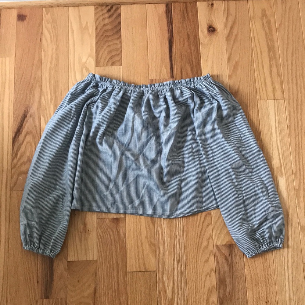 Brandy Melville off the shoulder top